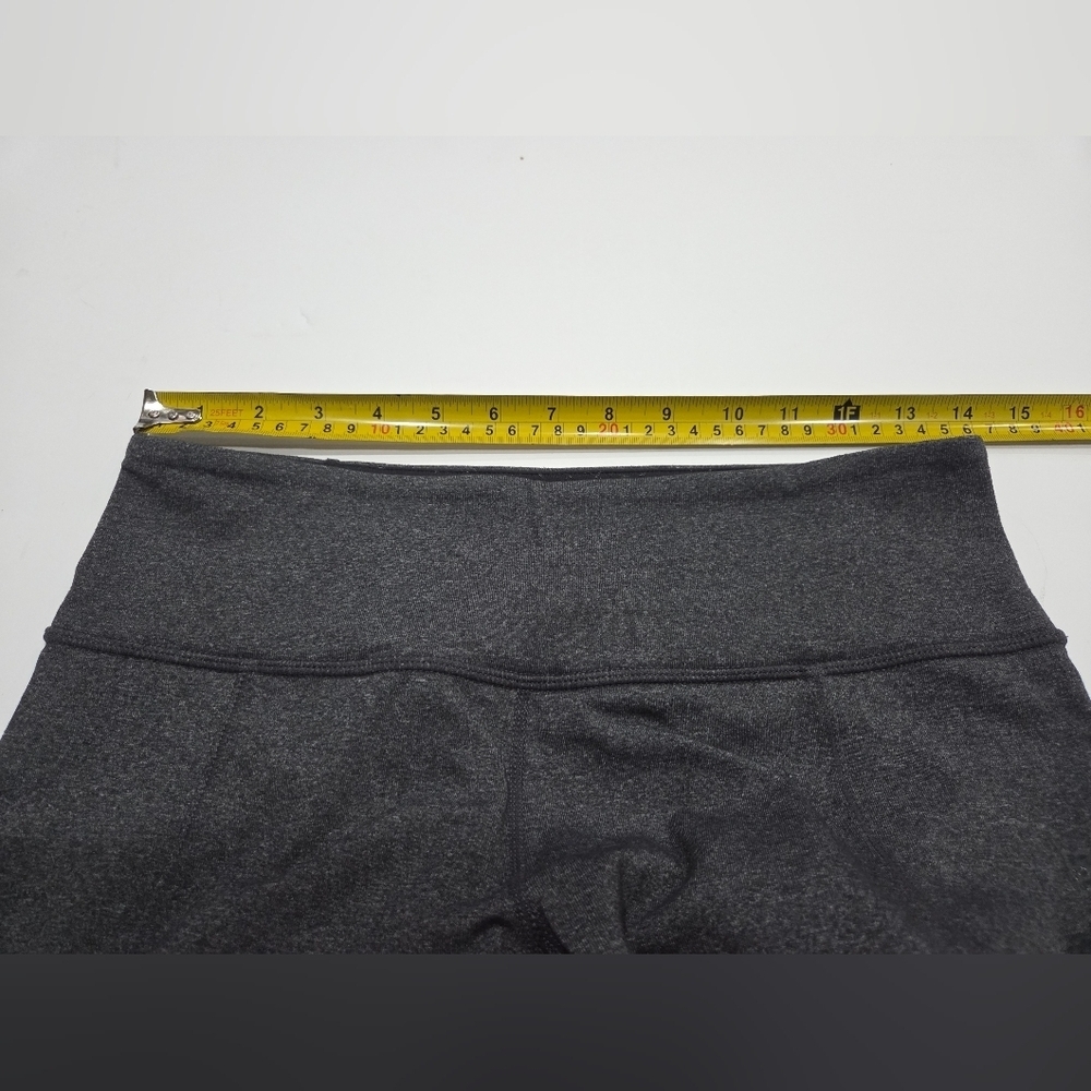 Lululemon Athletica Gray Capri Leggings Womens Sz.8 - Picture 6 of 10